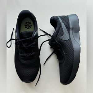 Nike Tanjun Women's Running Shoes Black, New